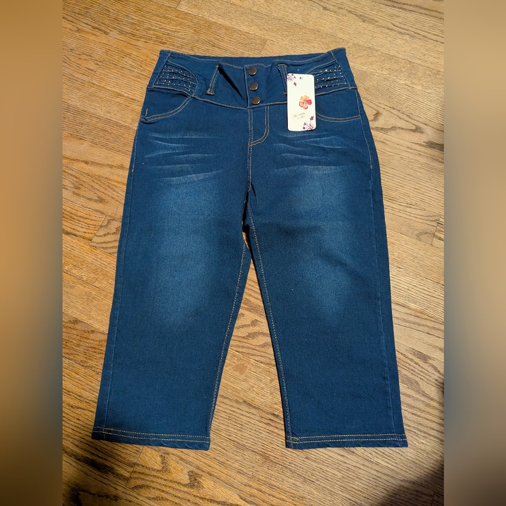 NWT Cropped Jean Pants